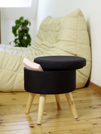Sitzhocker "Max" mit Holzfüßen und Stauraum
