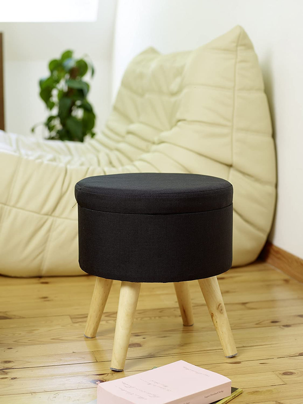 Sitzhocker "Max" mit Holzfüßen und Stauraum