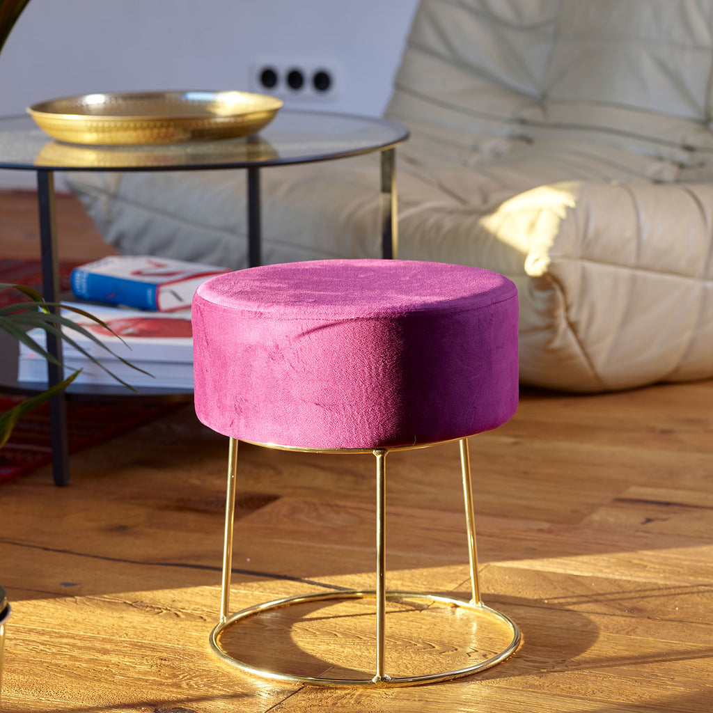 Sitzhocker "Marylin" mit Samtbezug und goldenen Metallbeinen