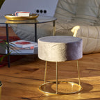 Sitzhocker "Marylin" mit Samtbezug und goldenen Metallbeinen